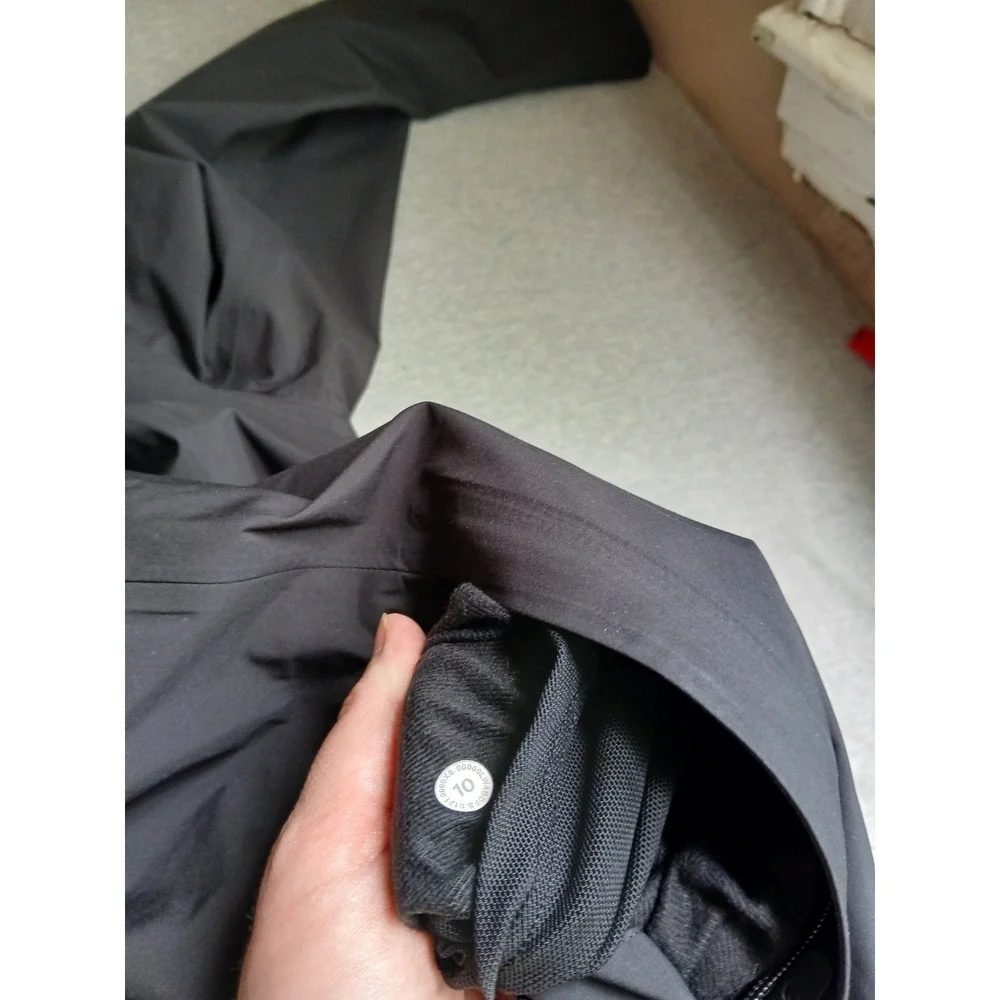 Lululemon Jacket 10 Rain Rebel Hooded Parka Waterproof Outdoor Full Zip Black